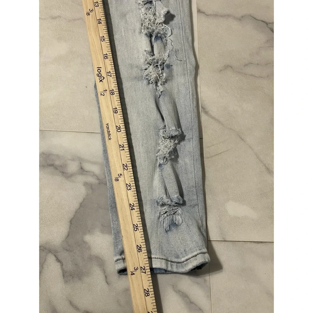 Almost Famous Jeans Juniors Size 7 ‎ Ripped Skinny Super Stretch Denim G0148